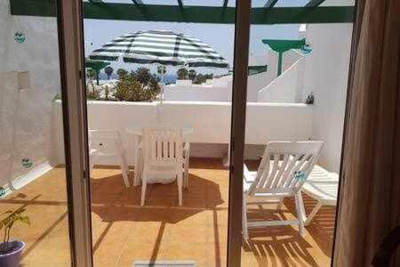 Bonito apartamento reformado, al lado del mar Costa Teguise Exterior foto